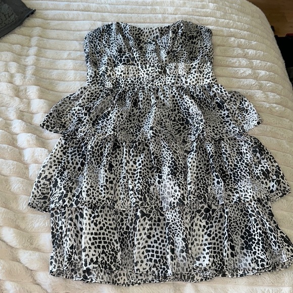 Dresses & Skirts - Size small black print tube, cheetah dress